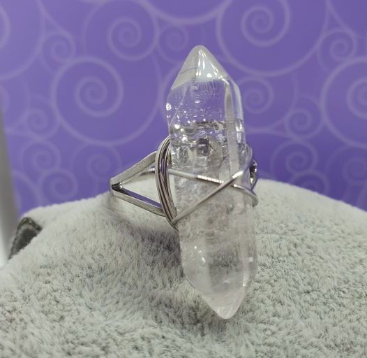 Adjustable Rock Crystal Bullet Stone Ring