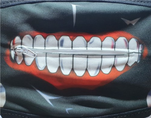 Mascherina Denti esposti Kaneki di Tokyo Ghoul